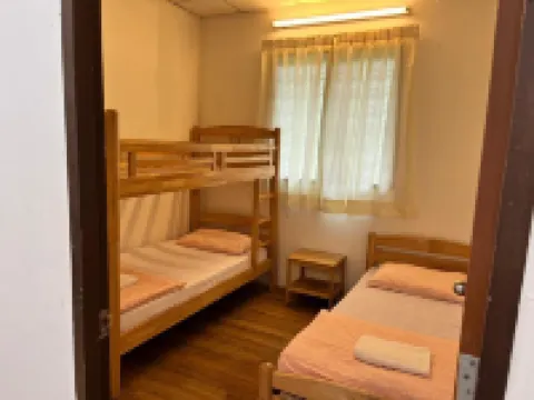 月亮河酒店 話毛生酒店