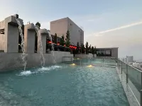 Cozy 2BR Sky Pool & Panoramic Views 1-6 Guests - สระว่ายน้ำบนดาดฟ้า