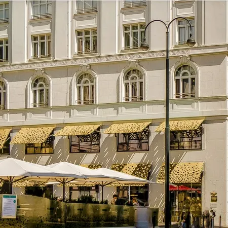 ArtApartment near Stephansplatz Stylish 2 BR AC