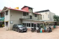 Laxmi Krishna Holiday homes and Resort - Parkplatz