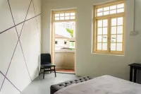 KITA Hostel - Hostales