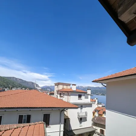 La Dolce Vita - Cozy Mansard in Historic Stresa