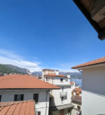 La Dolce Vita - Cozy Mansard in Historic Stresa