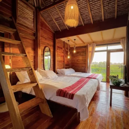 Sundown Farm Stay | Mahogany Villa with Pool
