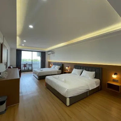 PADANG LODGE PHNOM PENH Hotels near Riverside Park