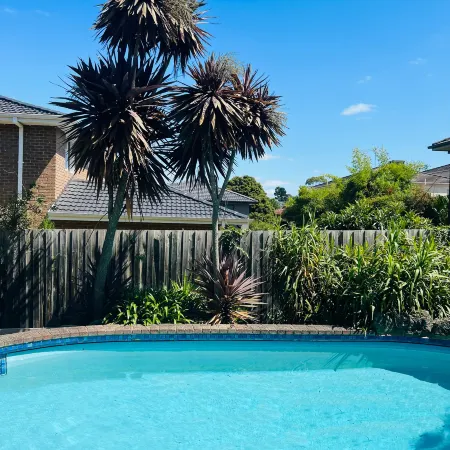 4 Bed Family Villa with Pool & Parking
