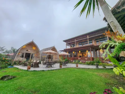 Mountain Healing Villa by Nagisa Bali Hotel dekat The Blooms Garden