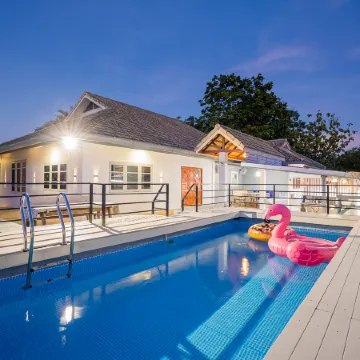 Starlight pool villa