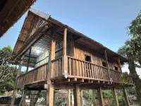 Ban Anoulak - Cultural  Preservation  Village Hôtels à : Nong Khiaw