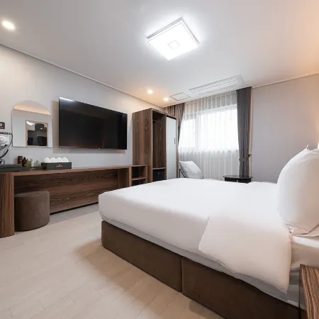 Hound Hotel Gunsan (Business Styler)