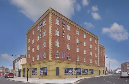 Travelodge Gainsborough Отели в г. Хейтон