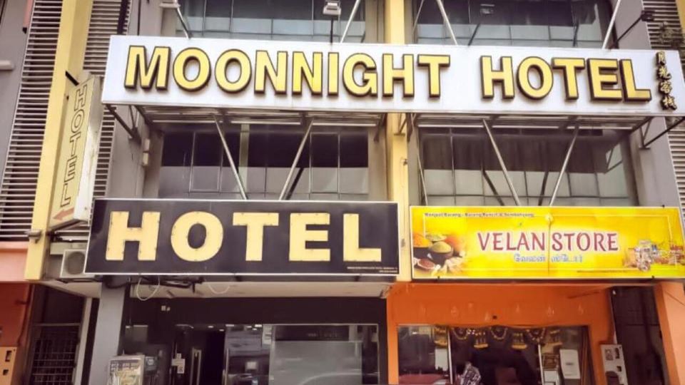 Moon Night Hotel By Secoms
