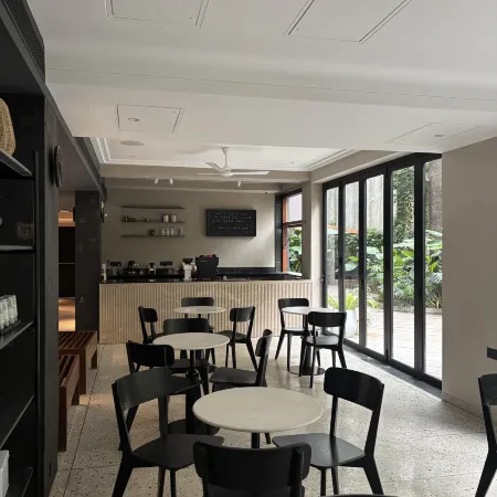 Wellesley Hotel