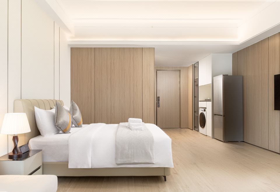 The Bassac River Apartment by Vue Aston의 세련된 외관