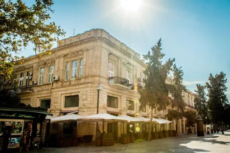 Azcot Hotel Отели рядом с достопримечательностью «Площадь Фонтанов»