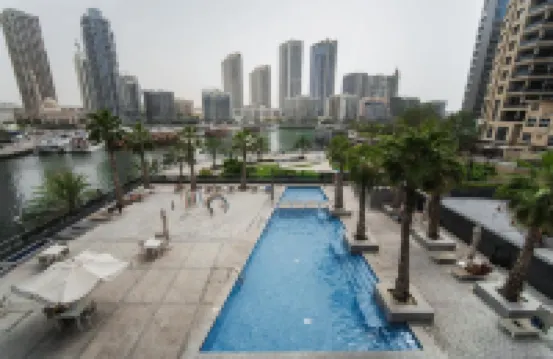 izzzi - One Bedroom Apartment, Sparkle Tower The Walk At JBR 주변 호텔