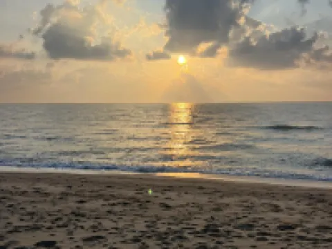 สิชล แกลมปิ้ง รีสอร์ท บีชฟร้อนท์ โรงแรมในอำเภอ สิชล