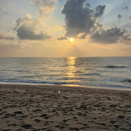 Sichon Glamping Resort, Beachfront