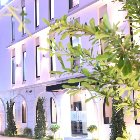 RS1 Hotel--Near Wattay International Airport