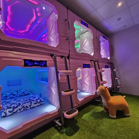 Galaxy Hotel Отели рядом с достопримечательностью «Железнодорожный вокзал Луодонга»