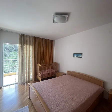 Monterus apartment with sea view