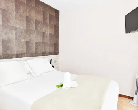 HOTEL ANCORA Hotels in Fisterra