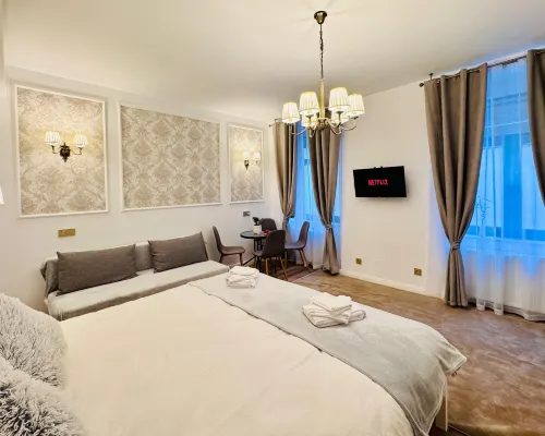 Studio Balcescu 49 - Central Brasov Hotels near Strada Sforii