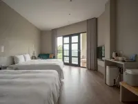 ซี โถว อิน ซันนี่ เดย์ อินน์ โรงแรมใกล้ทะเลซันลิงค์