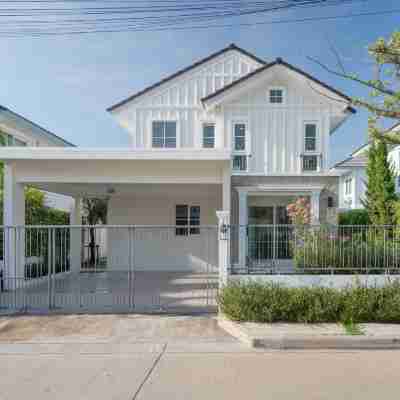 Entire house 3BR•Near Mega Bangna•Airport & 7-11 Hotel Exterior