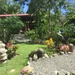 Casitas Del Rio Riverfront Nature Lodge - Sloth Luxury Villa -  Ferienhäuser