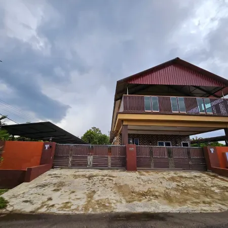 The Blue Guest House, WiFi, Free Parking, Aulong