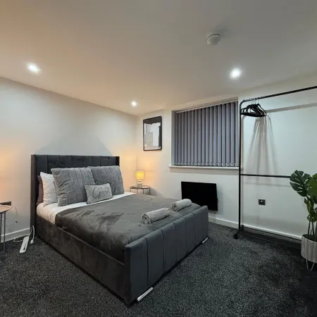 Croft Cabin, Sleeps 6, Wolverhampton