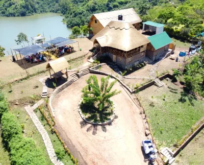 Nyanja View Resort Hotel di Burahya