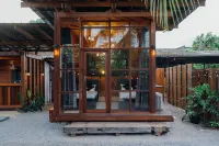 Adirek Pool Villa Wat Khok Mamuang 주변 호텔