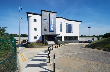 Travelodge London Acton Отели в г. Илинг