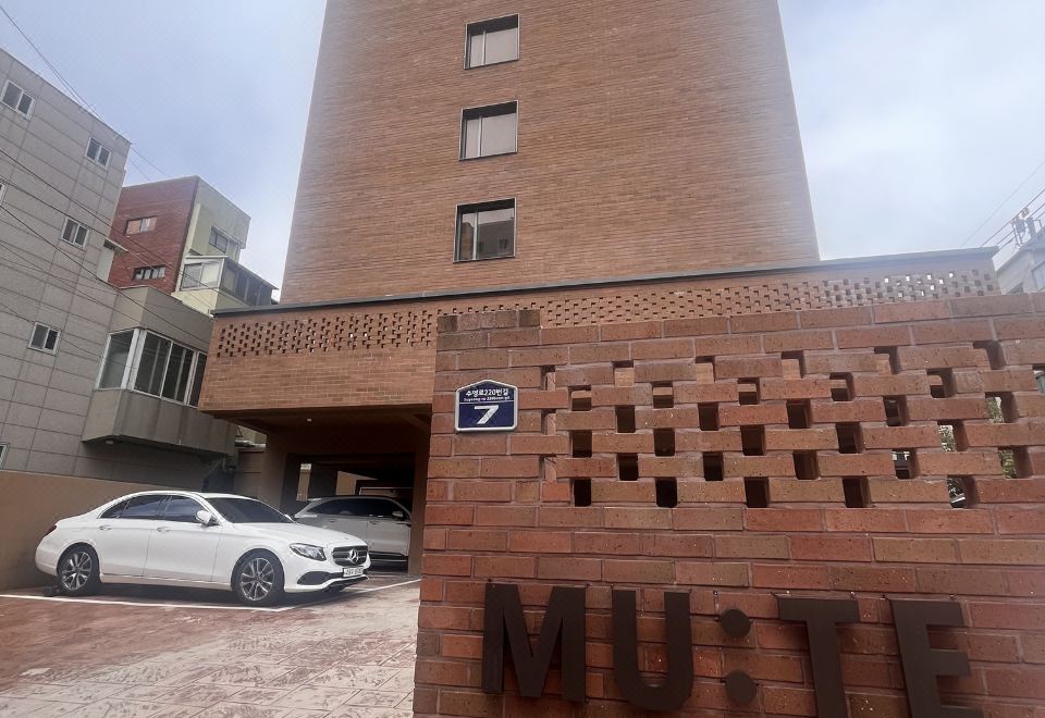 뮤트호텔의 세련된 객실 디자인