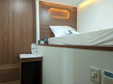 Shakti Sleep Pasar Baru โรงแรมใกล้สถานีรถไฟ Juanda