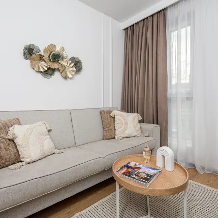 Lumina 4-room apartment near the city center