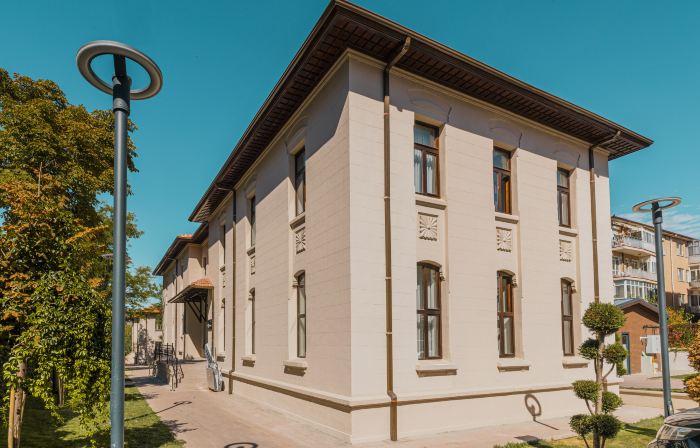 VE HOTELS ADAKALE