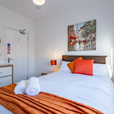 Contractor friendly 6 bed all en suite house