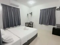 Gather Inn Hotels near Komtar Complex