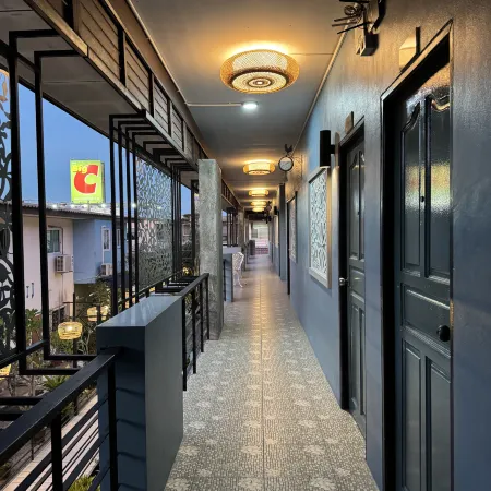 Paksina Hotel Отели в г. Наратхиват