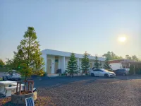 The Rim Resort - 2-Star