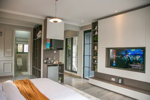 Elegant French Studio- 1st floor - Pet-friendly