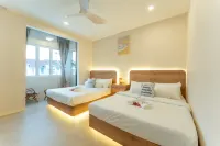Bukit Indah Villa with Private Pool KTV Snooker 11 pax by Stayrene - Villas