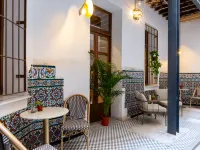 Black Swan Hostel Granada Hotels near Chana