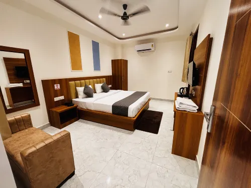 Hotel Shivay Palace - parcheggio