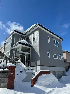 Free shuttle to ski resort, 3 bedroom suite, 100 sqm, 5 min walk to JR Hoshizaki Station - Pensions