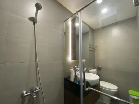 Triostay Vinh Hoi Apartment - Elegant Near City Highlights!