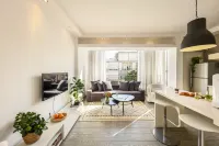 Charming 1BR Apt w Sliding Window by Sea N' Rent Các khách sạn gần Tel Aviv University